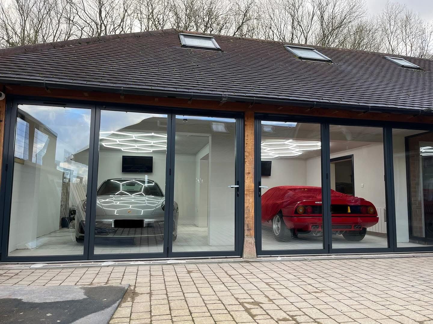Detached garage interior, plastered ceiling and white silicone-textured walls